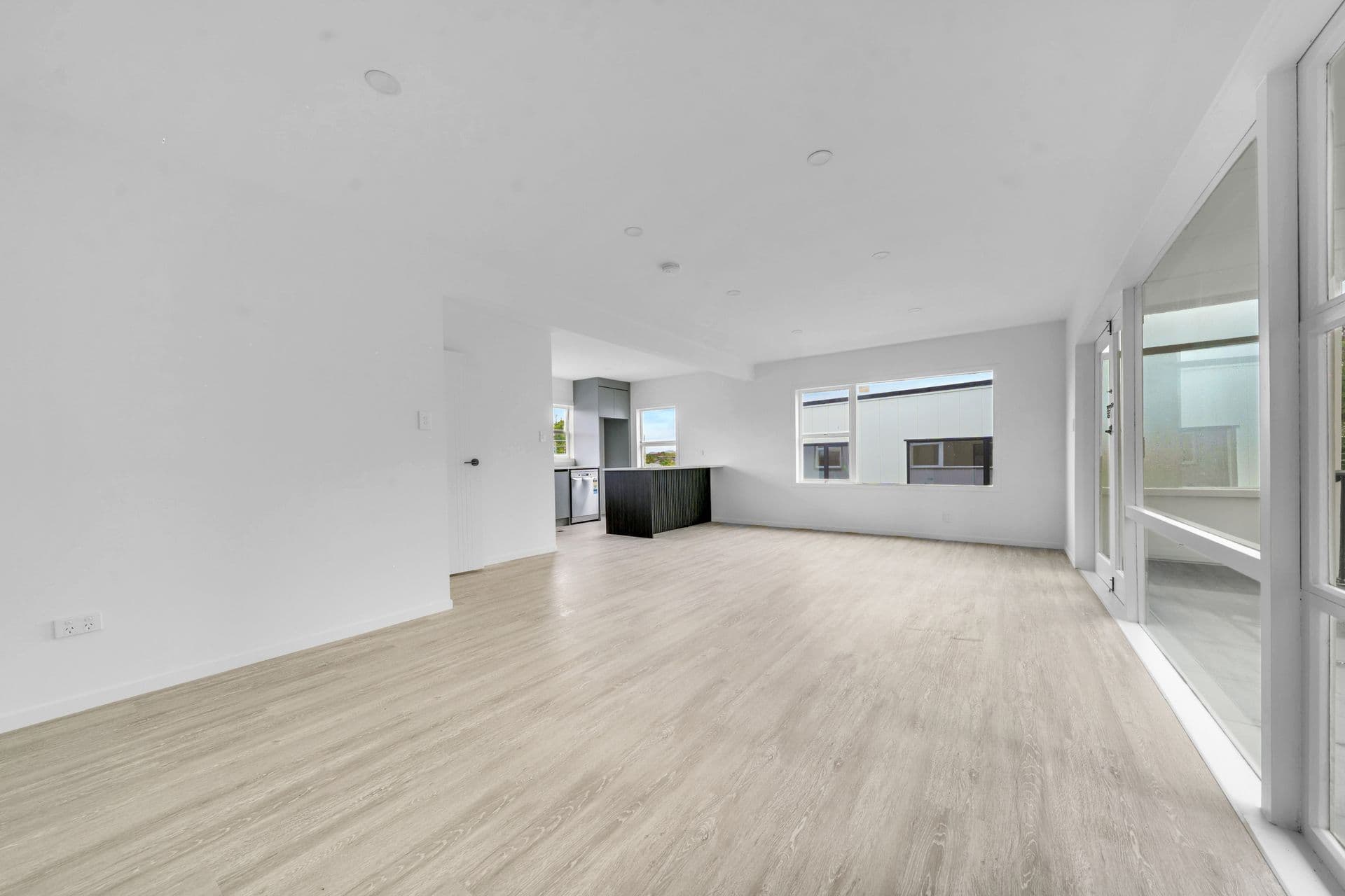 16 Dallinghoe Crescent - Full View