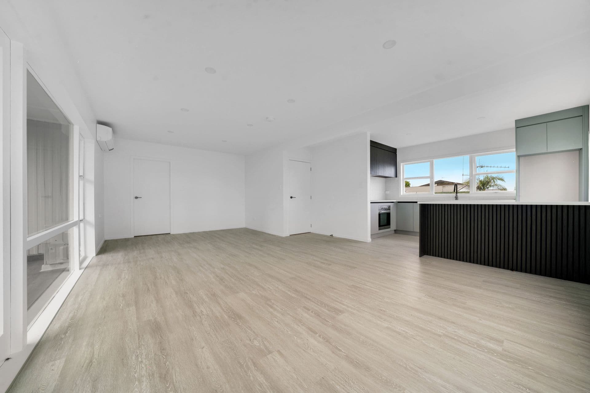 16 Dallinghoe Crescent 3