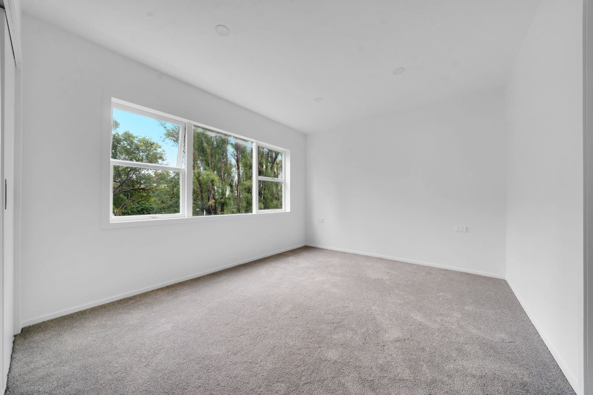 16 Dallinghoe Crescent 6